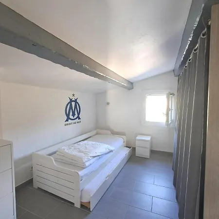 House 4 To 6 People With Pool Saint-Cyr-sur-Mer