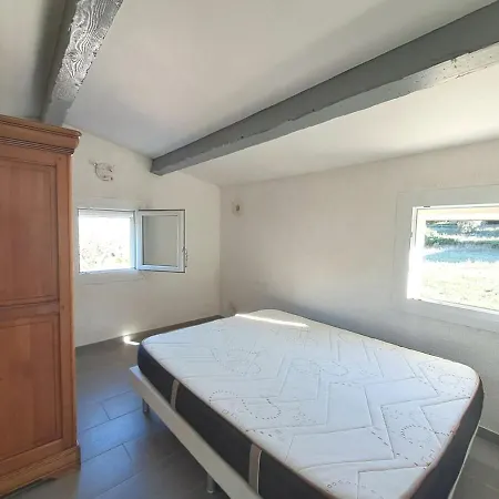 House 4 To 6 People With Pool