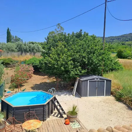 House 4 To 6 People With Pool Vakantiehuis *